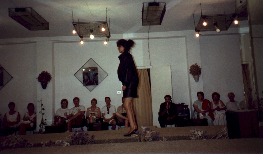 tunisia89_2.jpg (99077 bytes)