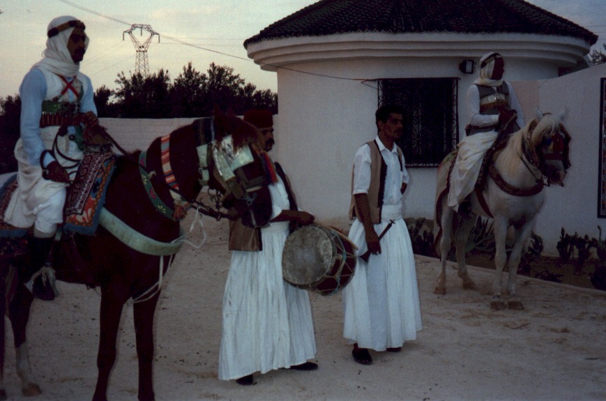 tunisia89_4.jpg (122843 bytes)